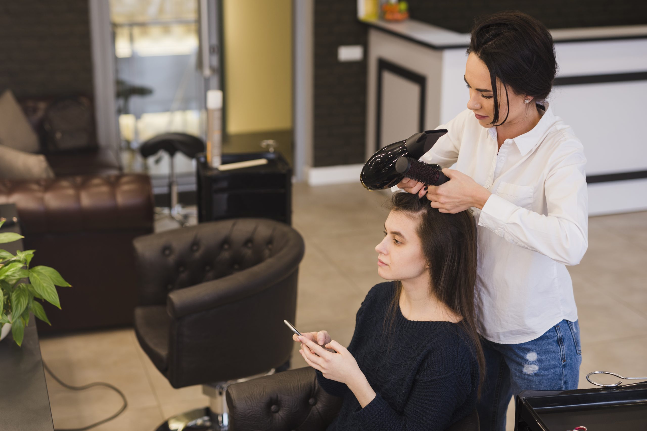 A Professional Guide to Choosing the Right Beauty Salon Management Software